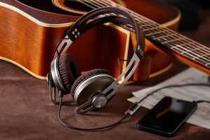 Cách kết nối điện thoại không có chân 3.5mm với tai nghe https://maytinhnamhung.com/