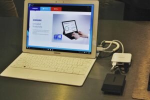 Phụ kiện kết nối Samsung Galaxy Tab Pro S với máy chiếu, TV https://maytinhnamhung.com/