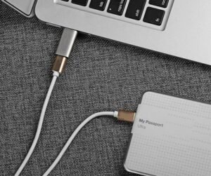 Đầu chuyển USB type C kết nối ổ cứng với laptop qua cổng USB type C https://maytinhnamhung.com/