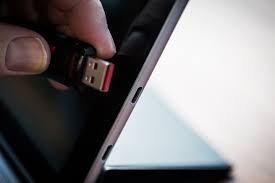 Giới thiệu đầu chuyển cổng USB trên Samsung Galaxy Book 10.6 và 12 inch https://maytinhnamhung.com/