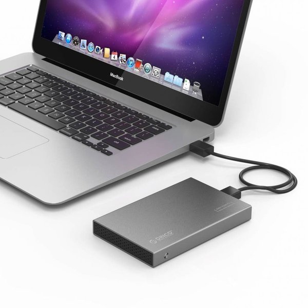 Cáp chuyển cổng Macbook Pro 2017 kết nối ra ổ cứng cắm ngoài. https://maytinhnamhung.com/