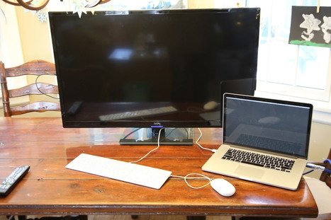 Cáp kết nối cổng Macbook đời mới ra tivi HDMI https://maytinhnamhung.com/