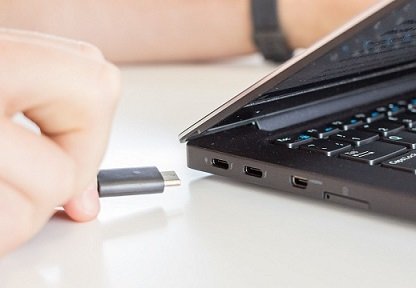 Cáp kết nối Dell Latitude 13 E7370 ra TV và máy chiếu https://maytinhnamhung.com/