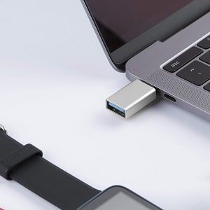 Đầu chuyển đổi cổng cắm USB cho Macbook Pro 2017 (13 và 15 inch) https://maytinhnamhung.com/