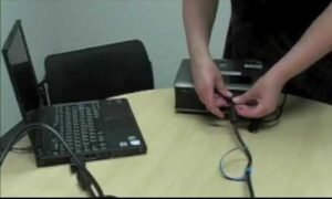 Hướng dẫn kết nối laptop với máy chiếu, làm sao để biết cắm cổng nào phù hợp? https://maytinhnamhung.com/